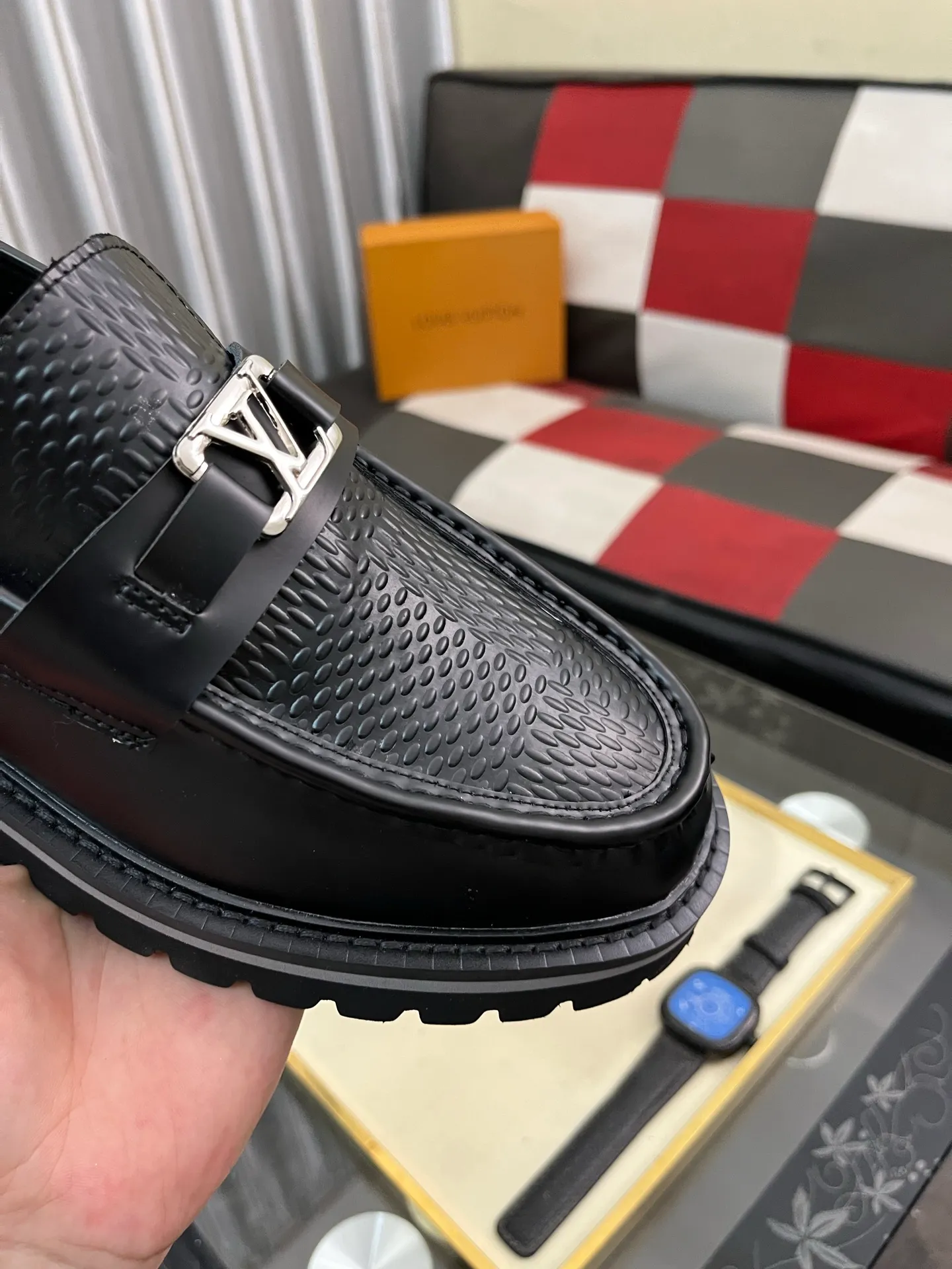 Men's shoes💰458⌚️⌚️[Louis Vuitton (LV)] High-end business formal leather shoes🍀luxurious and elegant style, paying equal attention to practicality and style, professional focus on details and quality, counter original 1⃣️: 1⃣️super accurate reproduction👍🏻! Material: The upper is made of imported original calfskin➕imported Italian cowhide leather. Original anti-slip and wear-resistant outsole! Code number: 38--443️⃣Colors available